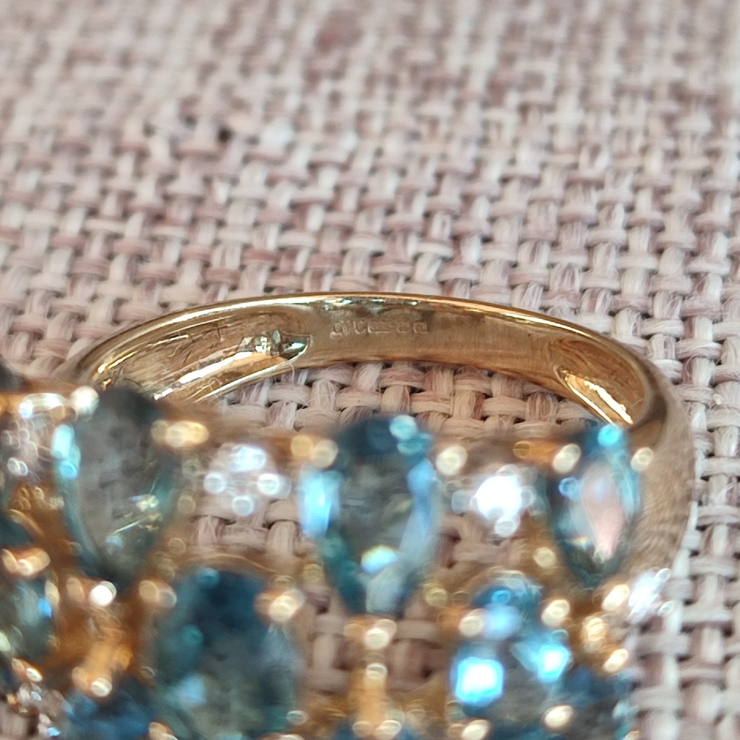 9ct Topaz Ring - silverhollowjewellery