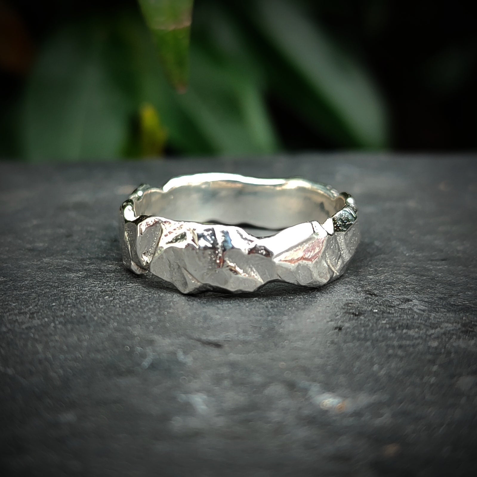 Silver Rock Texture Ring – silverhollowjewellery