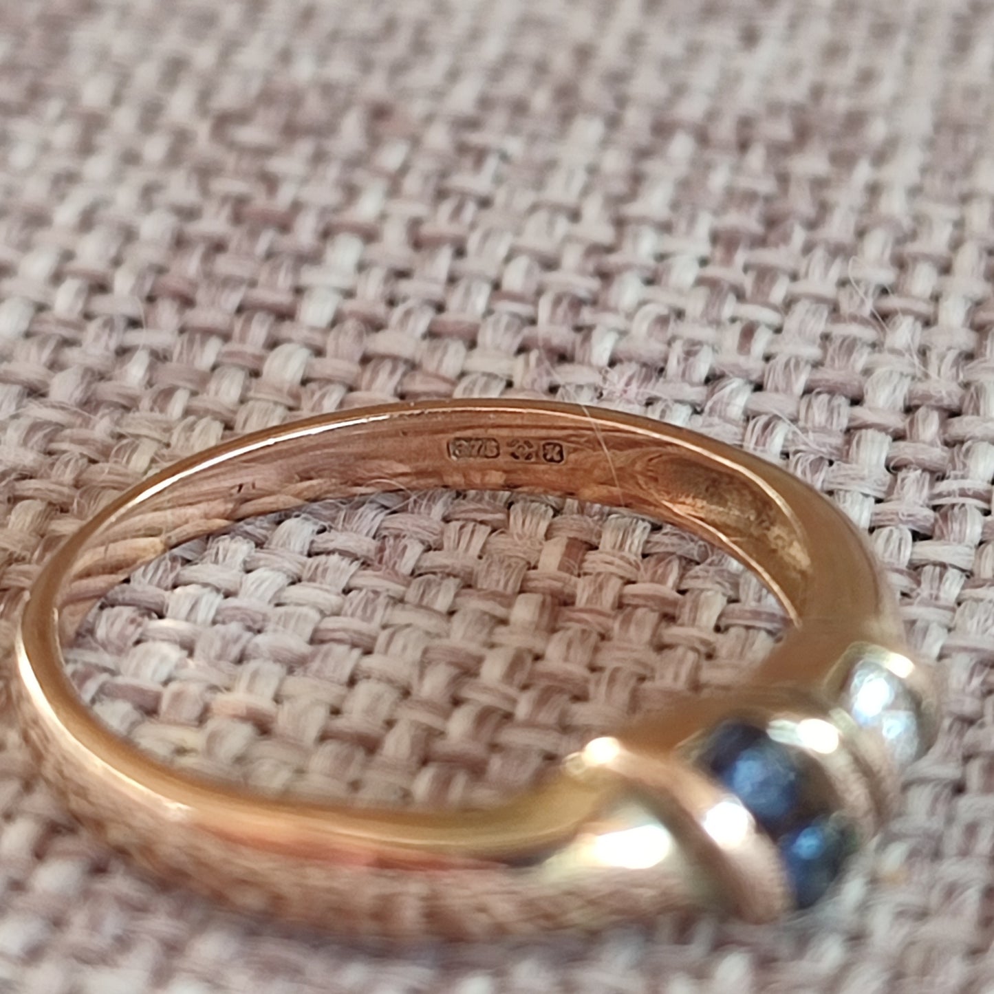 9ct Diamond and Sapphire Ring - silverhollowjewellery