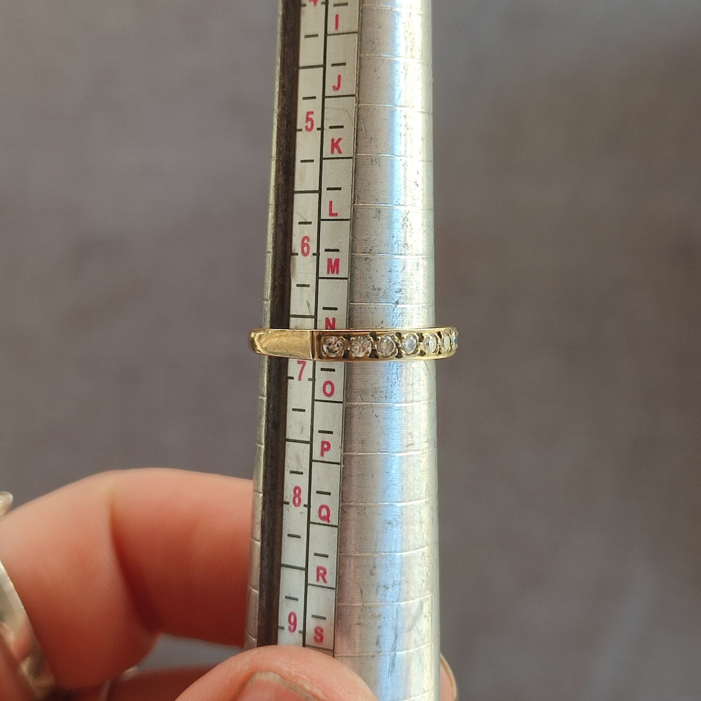 9ct Diamond Ring - silverhollowjewellery