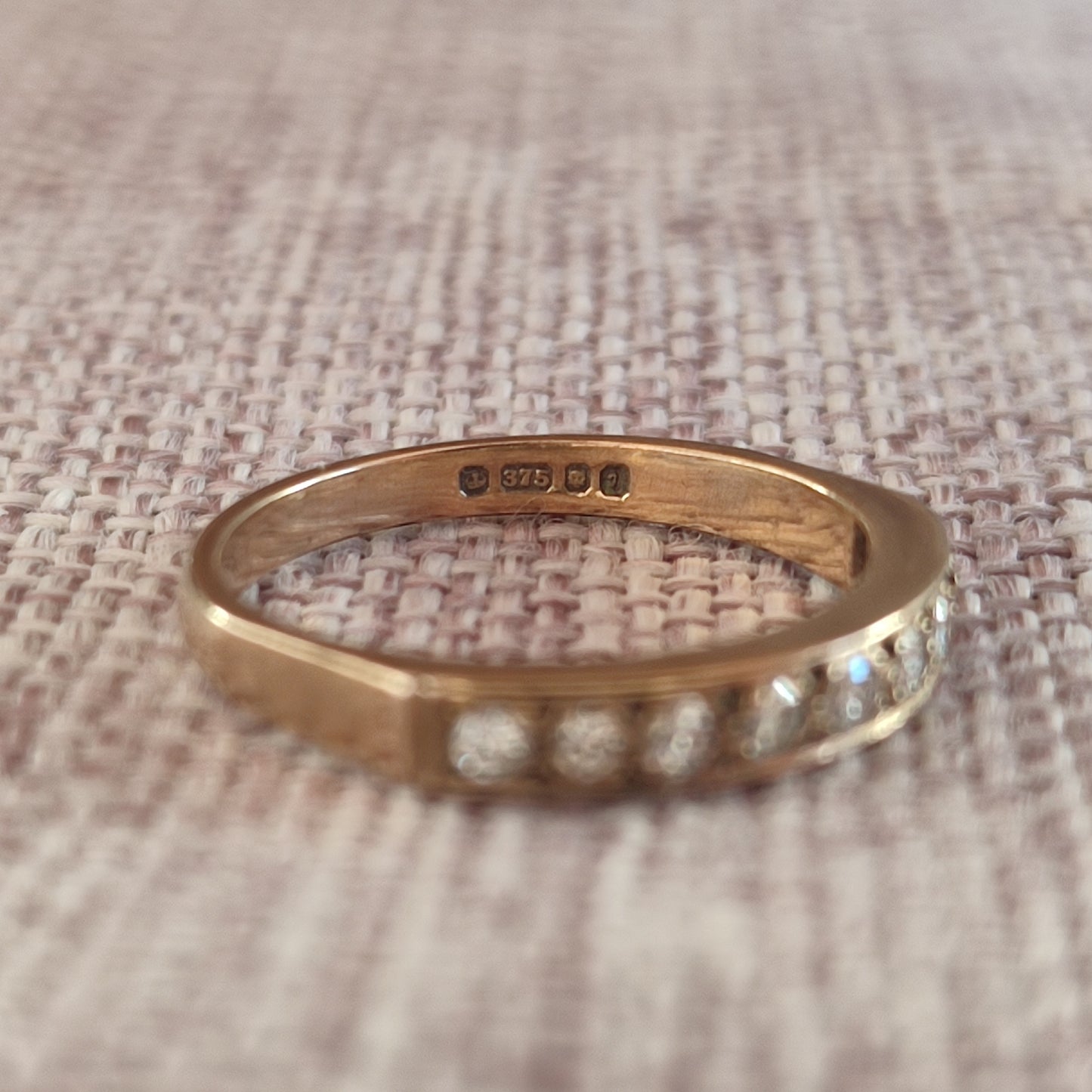 9ct Diamond Ring - silverhollowjewellery