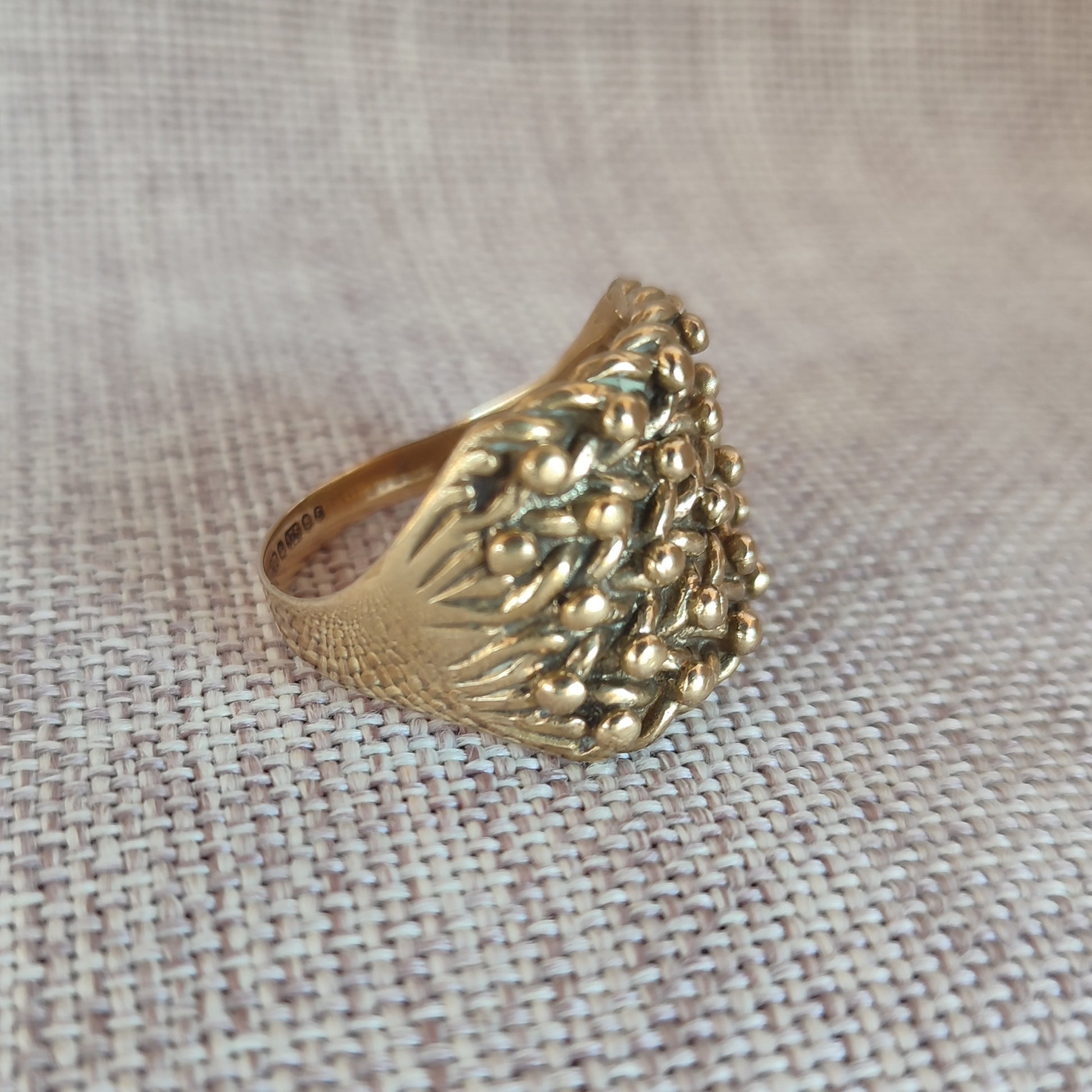 9ct Keepers Ring - silverhollowjewellery