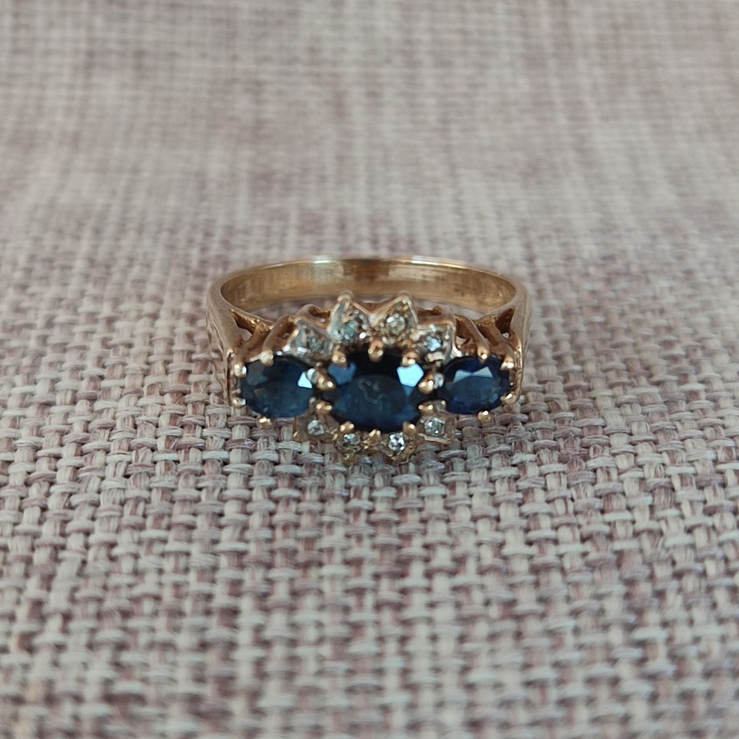 9ct Sapphire and Diamond Ring - silverhollowjewellery