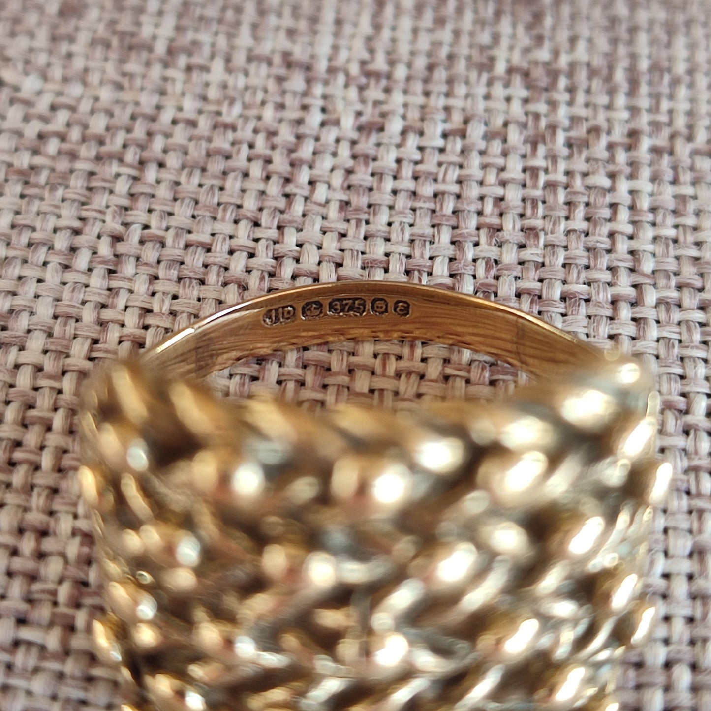 9ct Keepers Ring - silverhollowjewellery