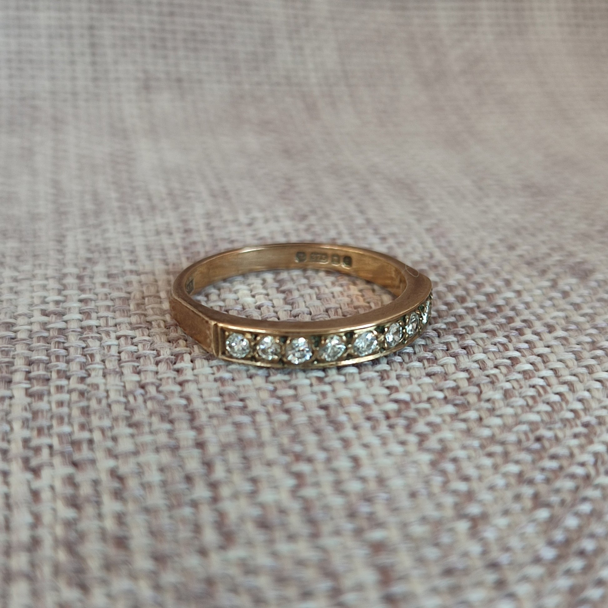 9ct Diamond Ring - silverhollowjewellery