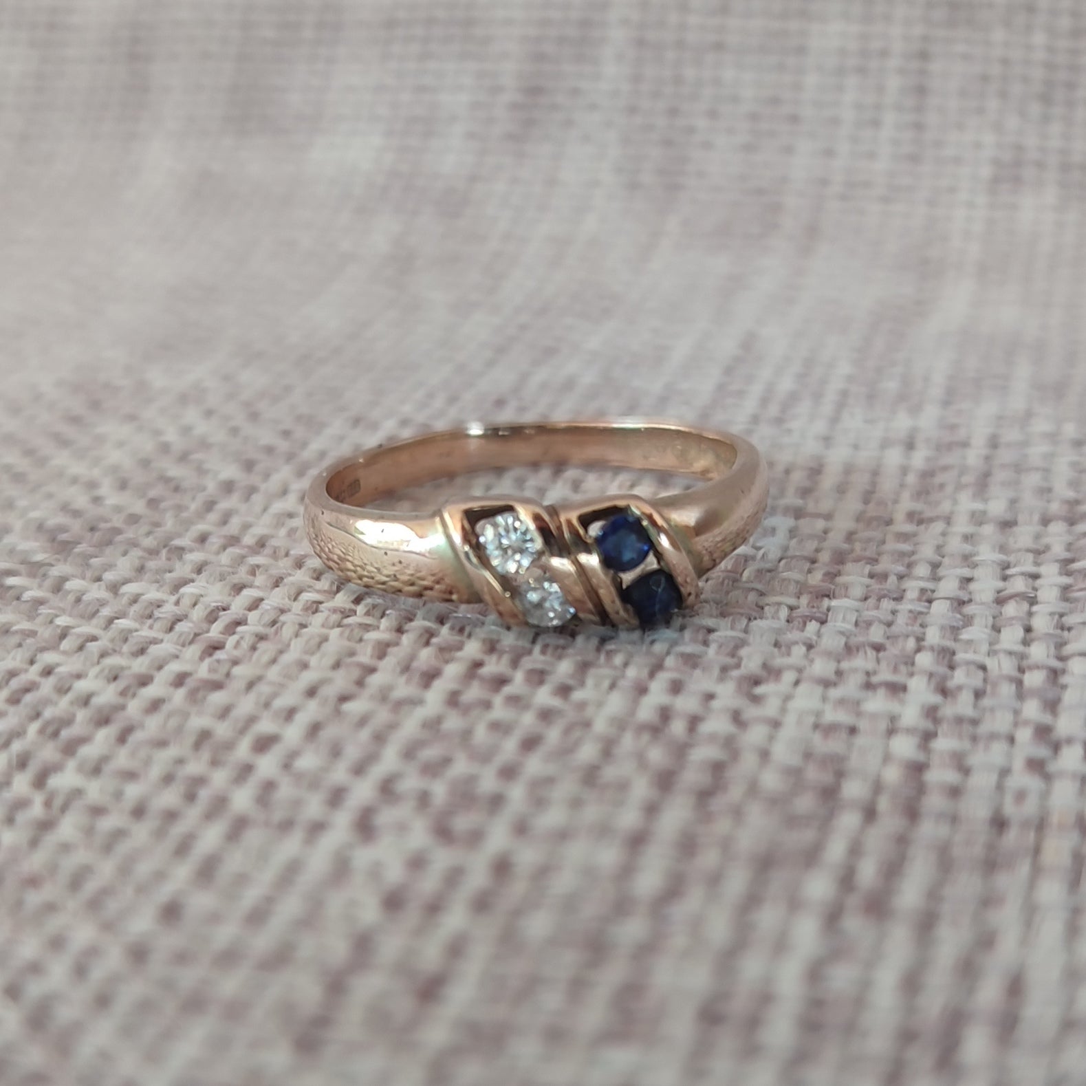9ct Diamond and Sapphire Ring - silverhollowjewellery